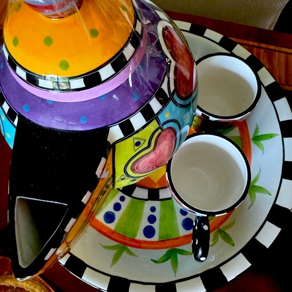 McGoveney Camerot Coffee/Tea Set - Picture 3 of 7